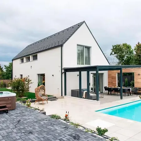 Private Family With Swimming Pool, Formula 1 Mogyoród